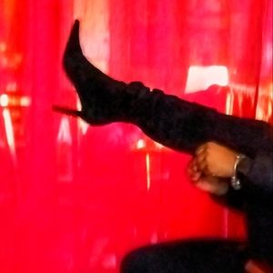 Worthington black suede slouch pull-up boot   Narrow Fit. Great/Excellent Cond.